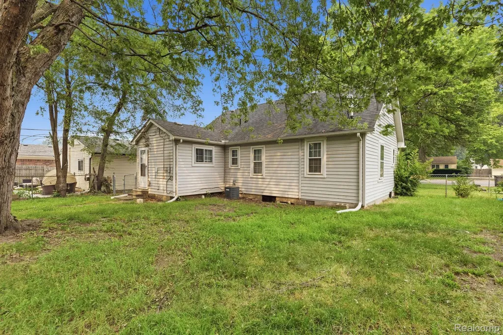 5852 Beech Daly Road Taylor City MI 48180