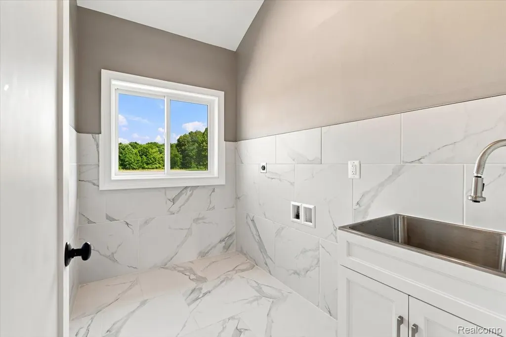 1546 Ashley Lane Berlin Township MI 48002