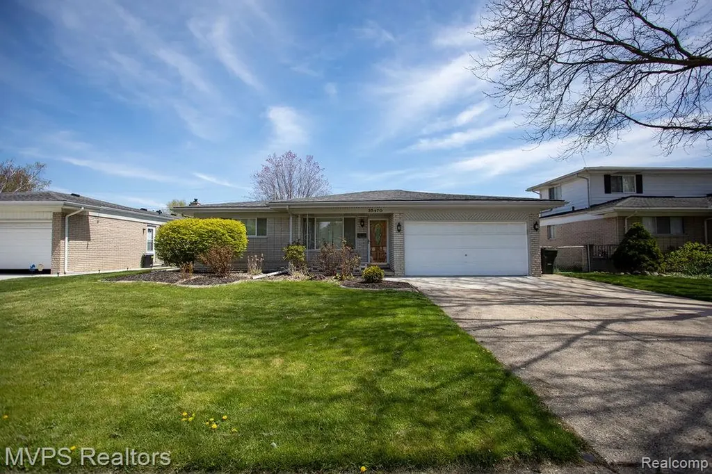 35470 Dearing Drive Sterling Heights City MI 48312