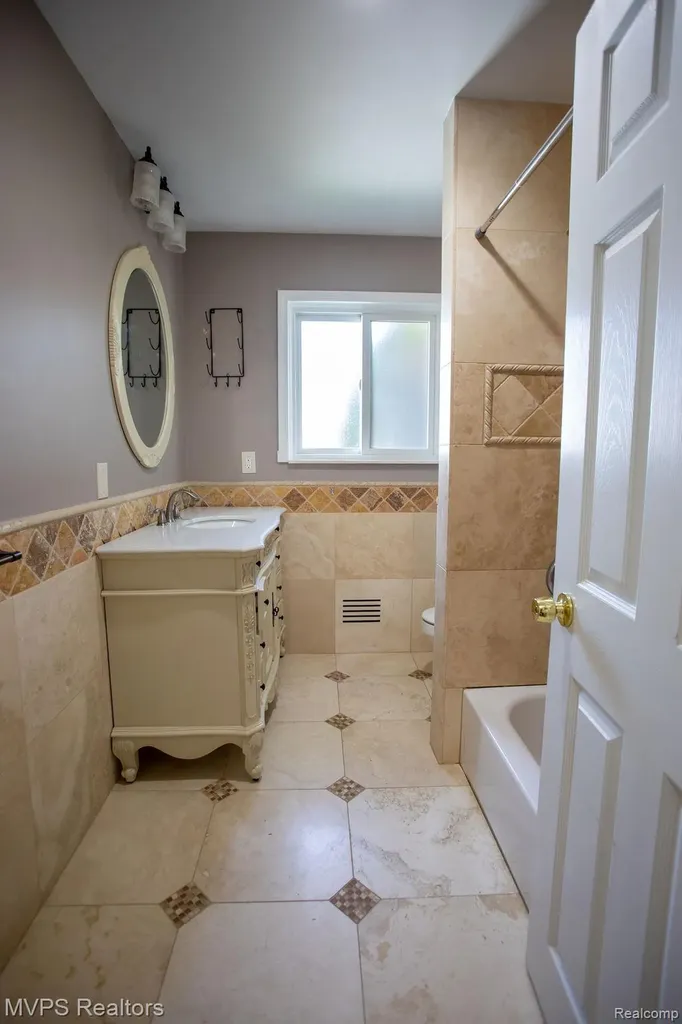 35470 Dearing Drive Sterling Heights City MI 48312