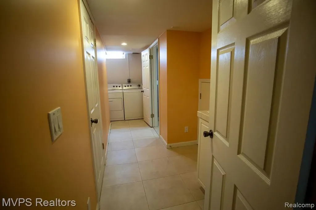 35470 Dearing Drive Sterling Heights City MI 48312