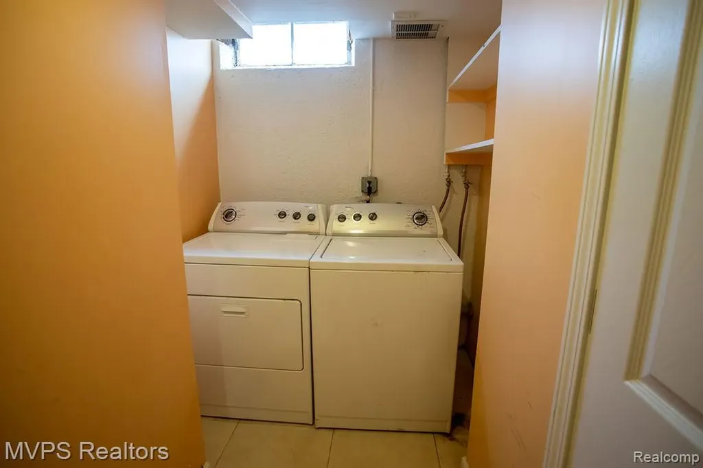 35470 Dearing Drive Sterling Heights City MI 48312