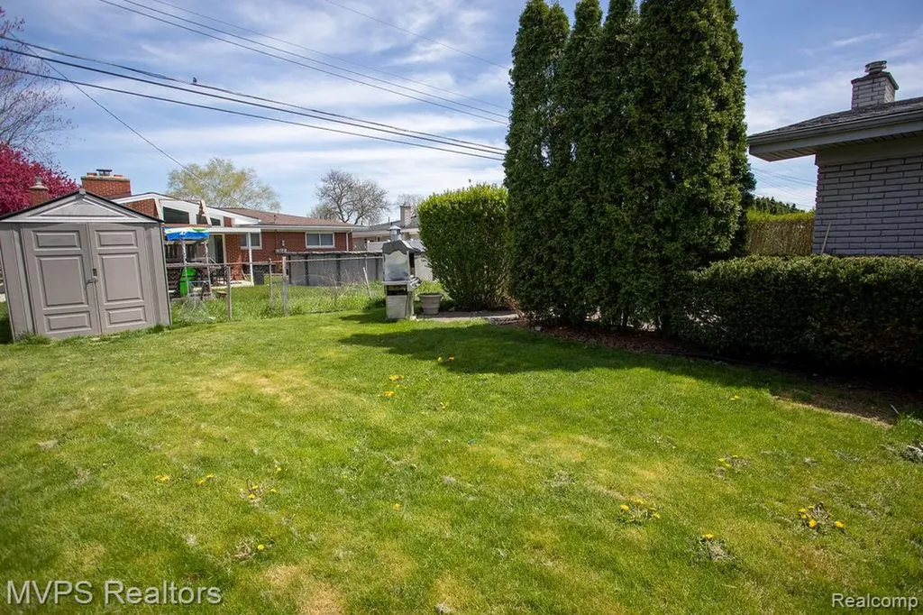 35470 Dearing Drive Sterling Heights City MI 48312