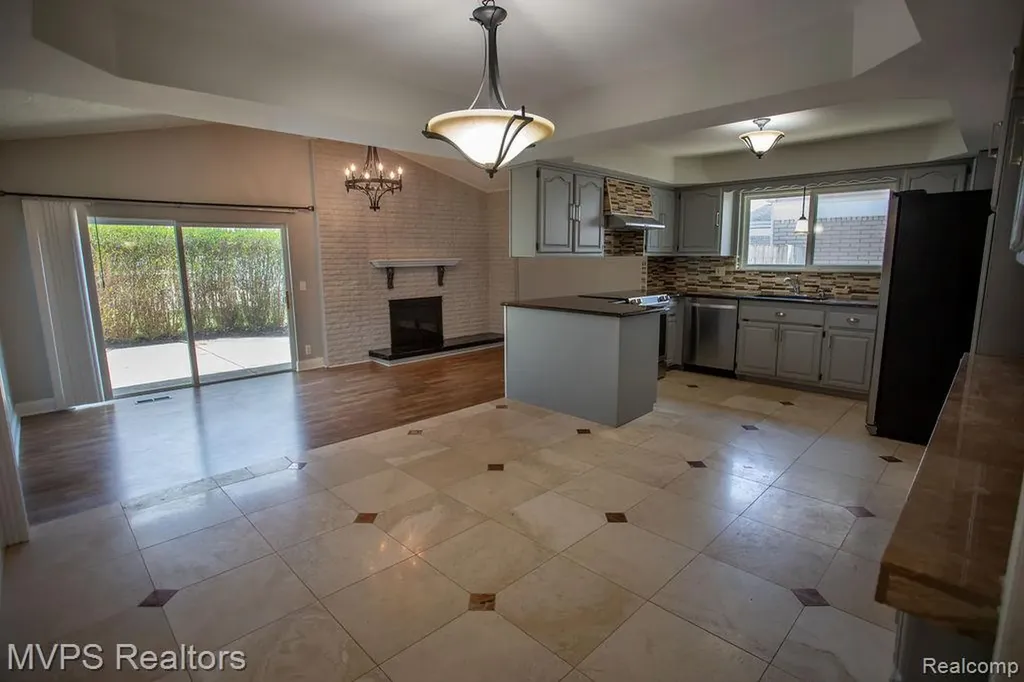 35470 Dearing Drive Sterling Heights City MI 48312