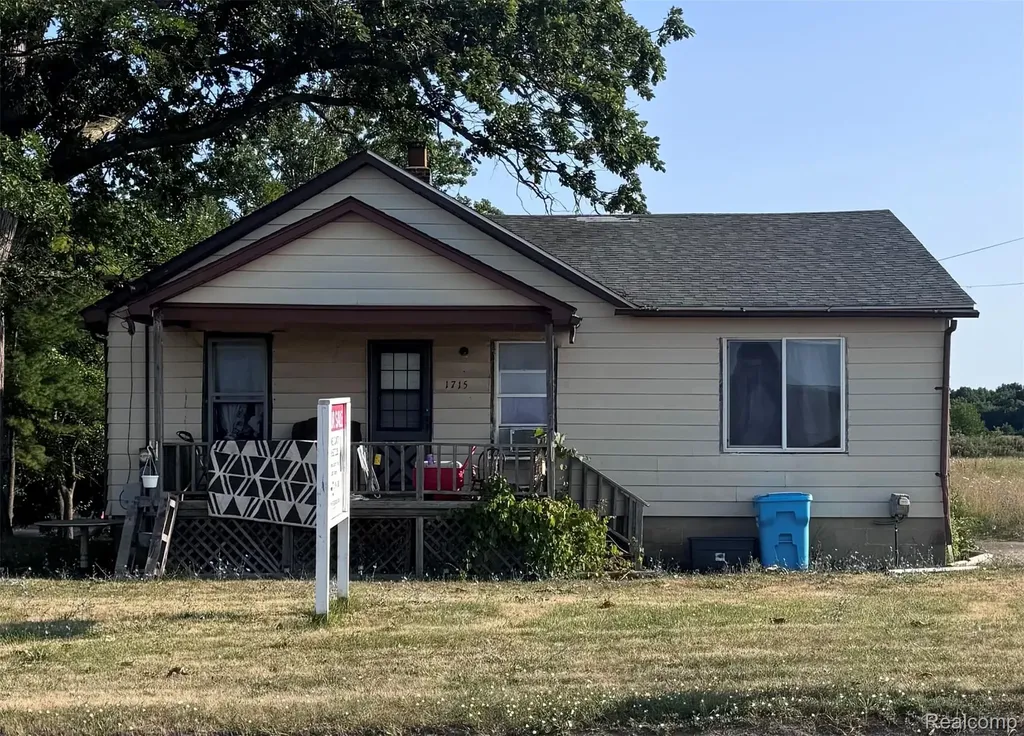 1715 E Main Street Caledonia Charter Township MI 48867