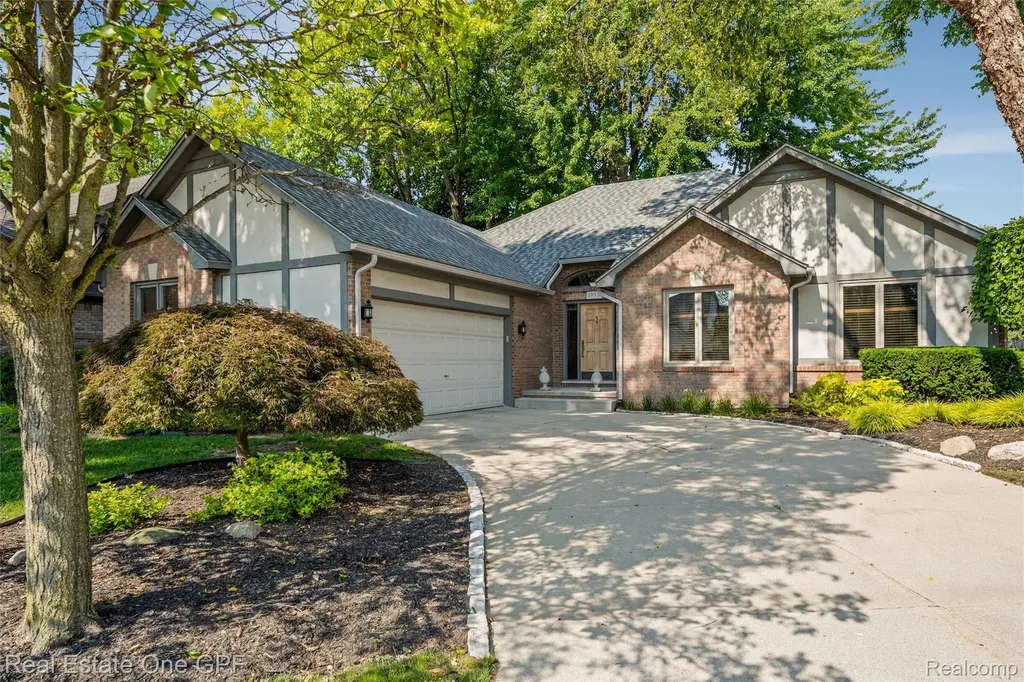 39931 Brylor Court Clinton Charter Township MI 48038