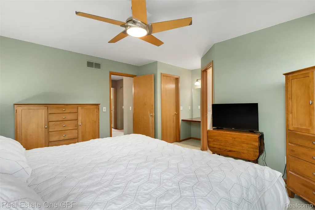 39931 Brylor Court Clinton Charter Township MI 48038