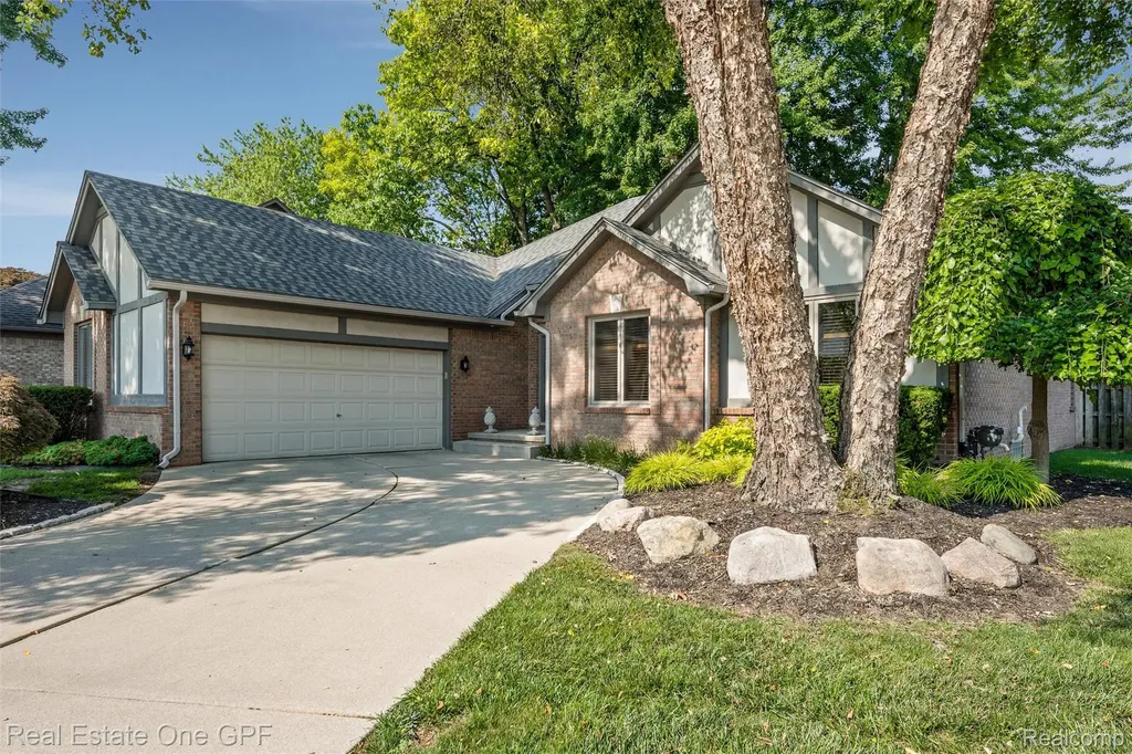 39931 Brylor Court Clinton Charter Township MI 48038