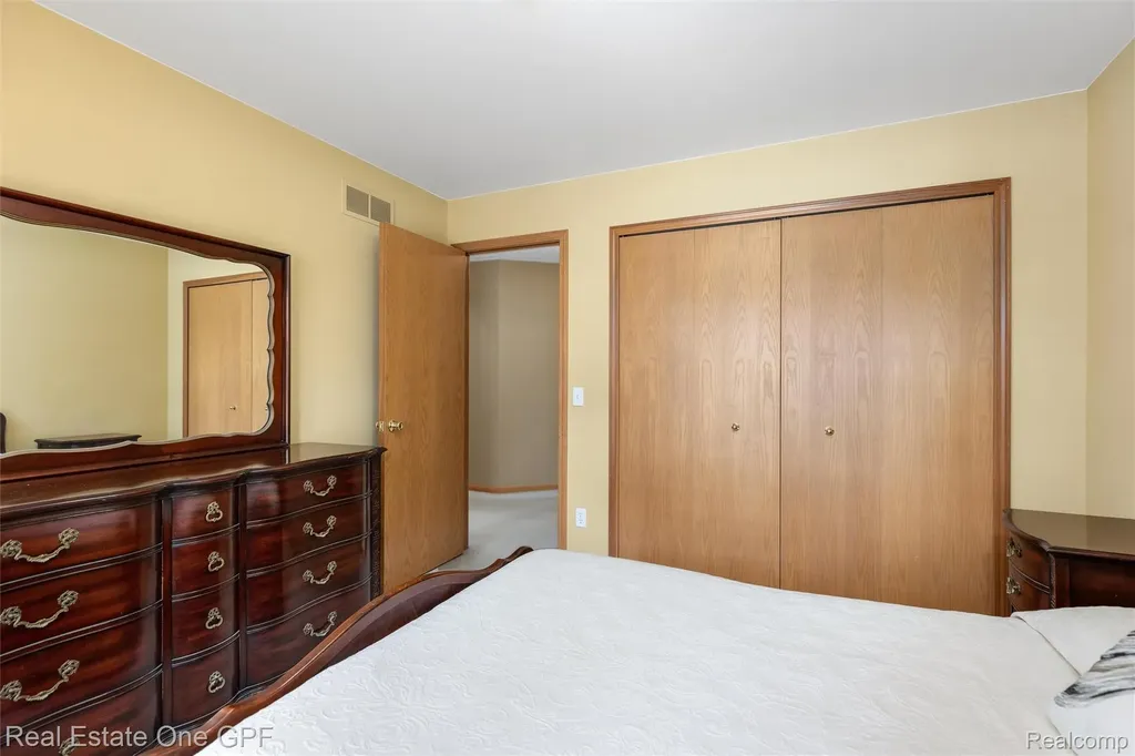 39931 Brylor Court Clinton Charter Township MI 48038
