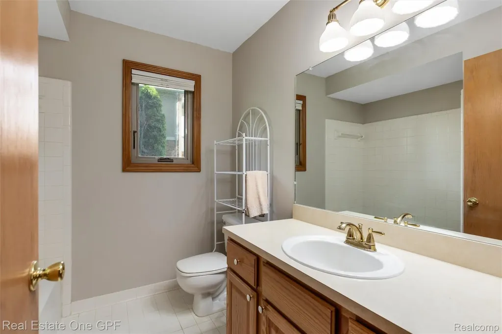 39931 Brylor Court Clinton Charter Township MI 48038