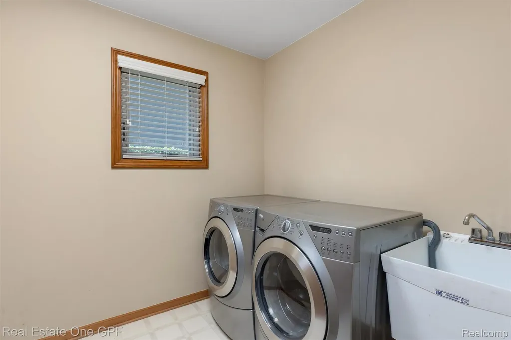 39931 Brylor Court Clinton Charter Township MI 48038