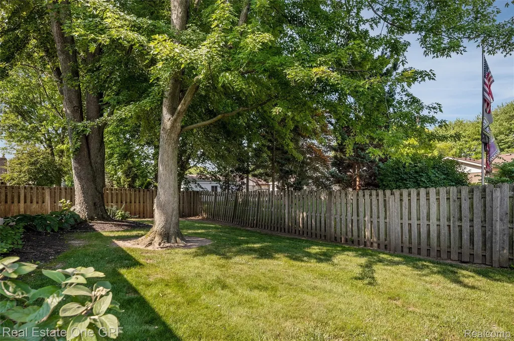 39931 Brylor Court Clinton Charter Township MI 48038