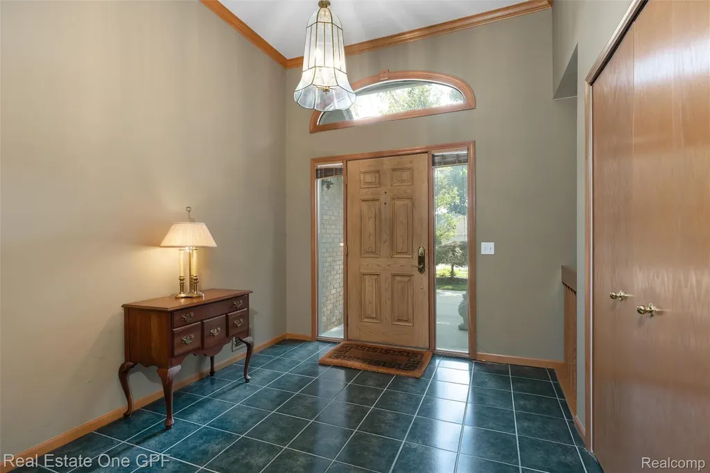39931 Brylor Court Clinton Charter Township MI 48038