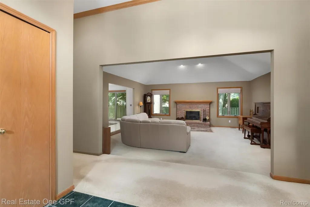 39931 Brylor Court Clinton Charter Township MI 48038