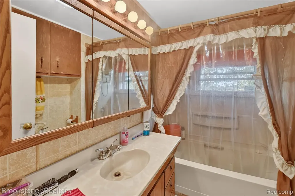 22025 Lakefield Road Lakefield Township MI 48637
