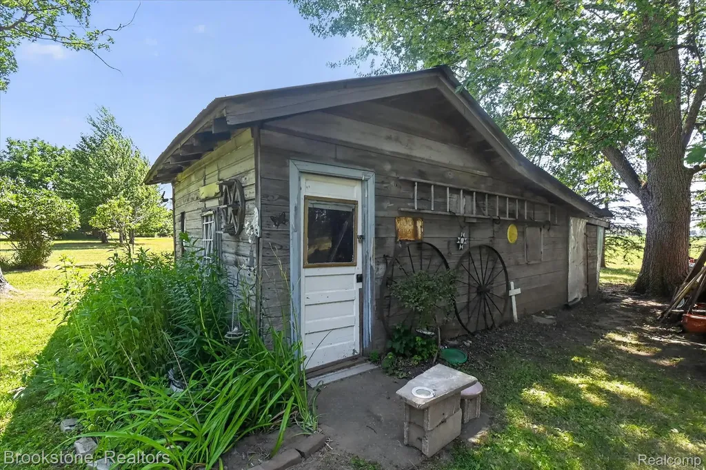 22025 Lakefield Road Lakefield Township MI 48637