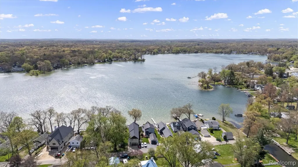 8294 Lagoon Street Commerce Charter Township MI 48382