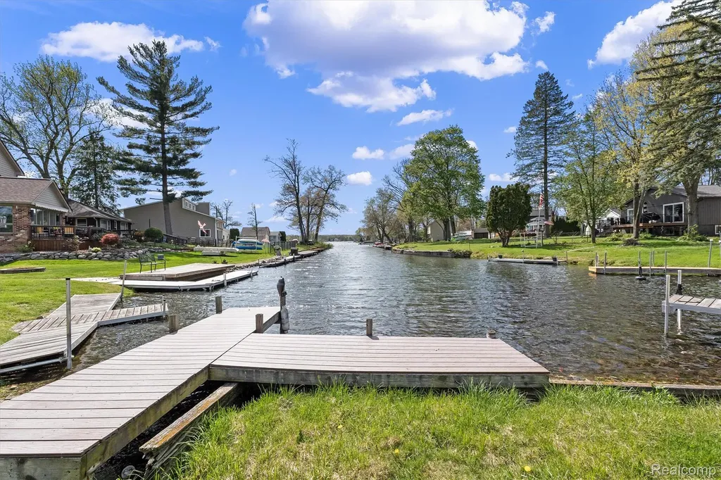 8294 Lagoon Street Commerce Charter Township MI 48382