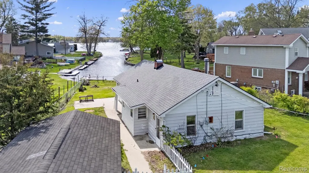 8294 Lagoon Street Commerce Charter Township MI 48382