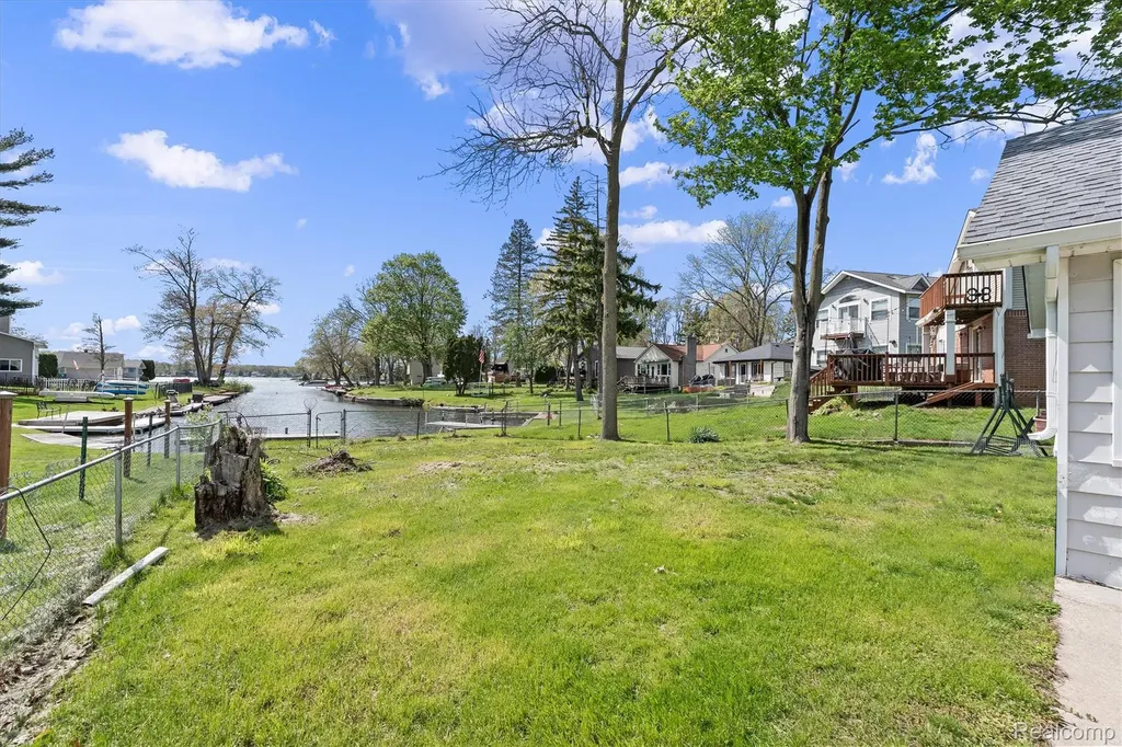 8294 Lagoon Street Commerce Charter Township MI 48382
