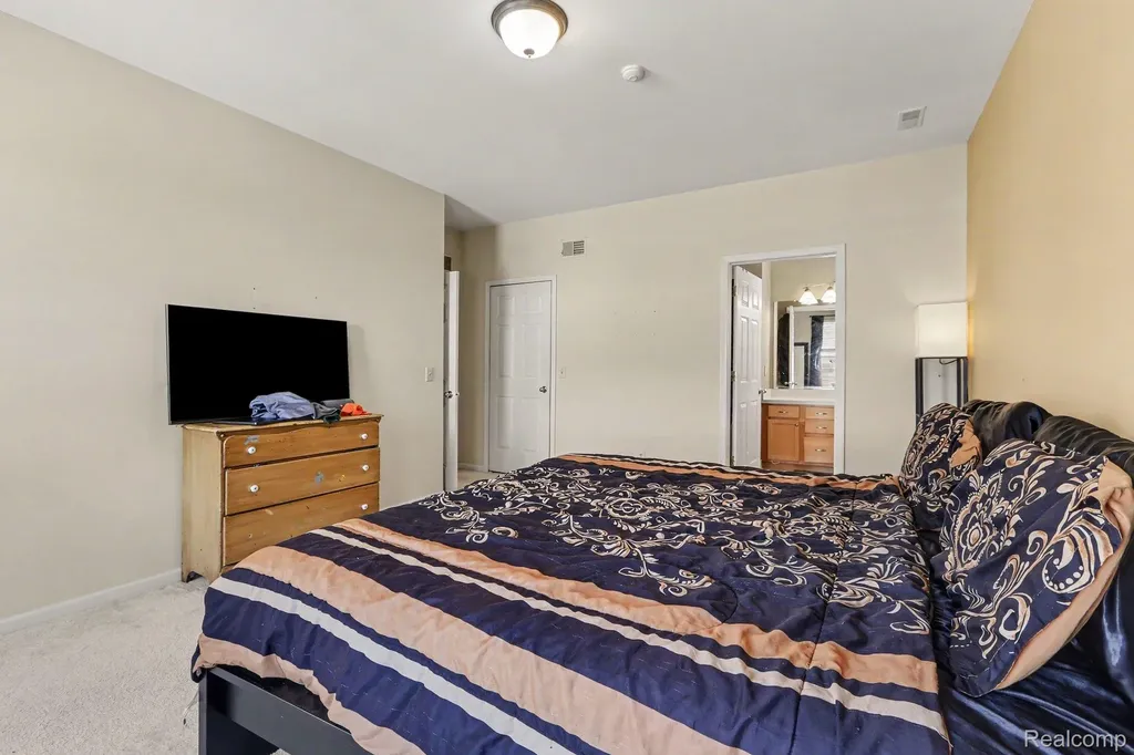 40489 Bay Harbor Lane Canton Charter Township MI 48188