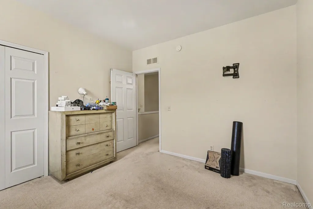 40489 Bay Harbor Lane Canton Charter Township MI 48188