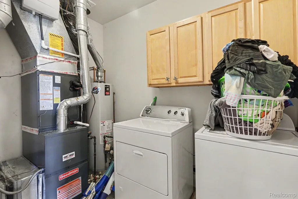 40489 Bay Harbor Lane Canton Charter Township MI 48188