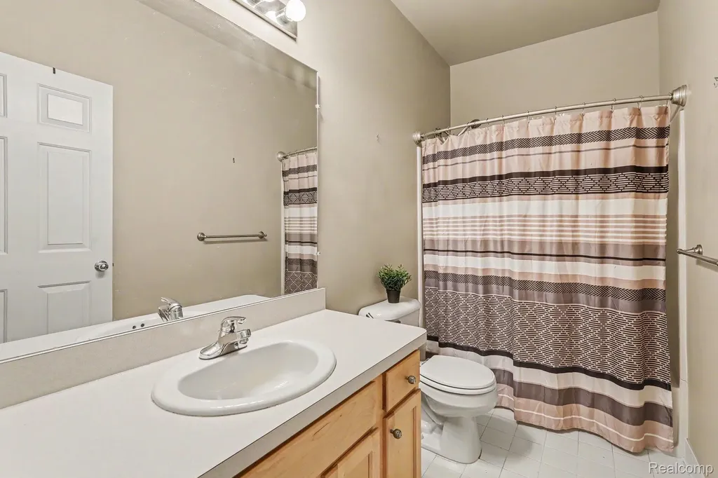 40489 Bay Harbor Lane Canton Charter Township MI 48188