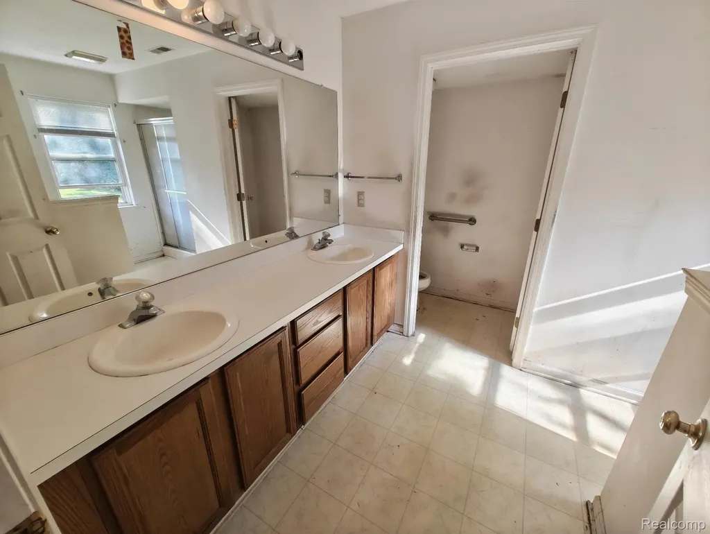 1421 Heatherwood Lane Ann Arbor City MI 48108