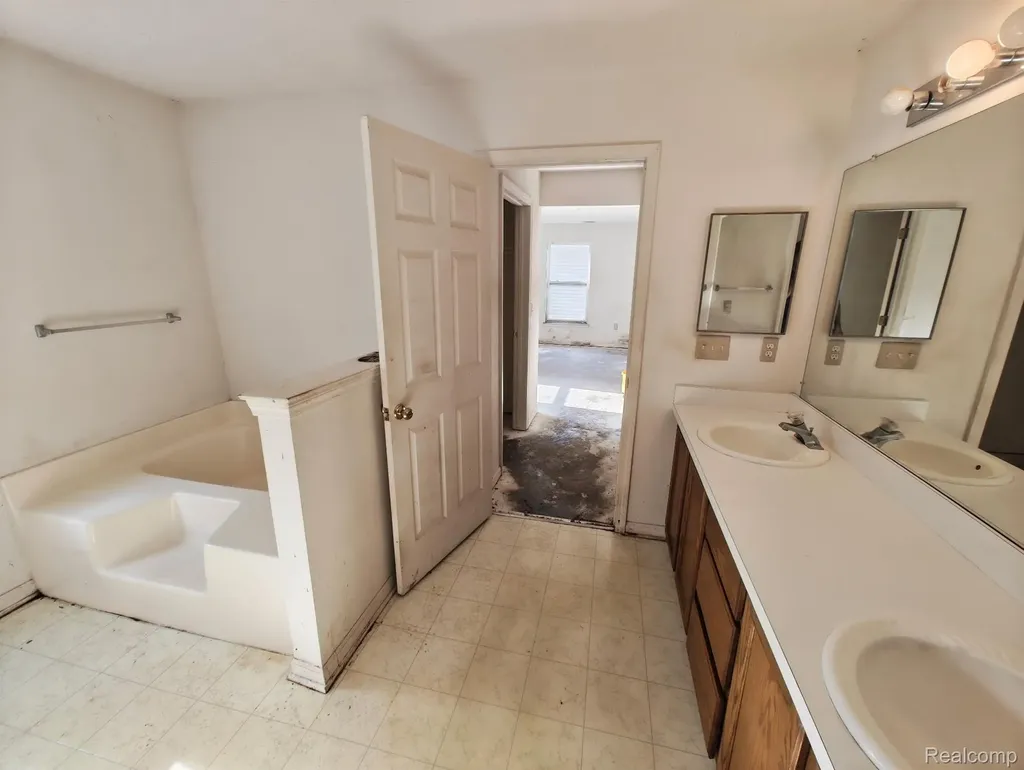 1421 Heatherwood Lane Ann Arbor City MI 48108