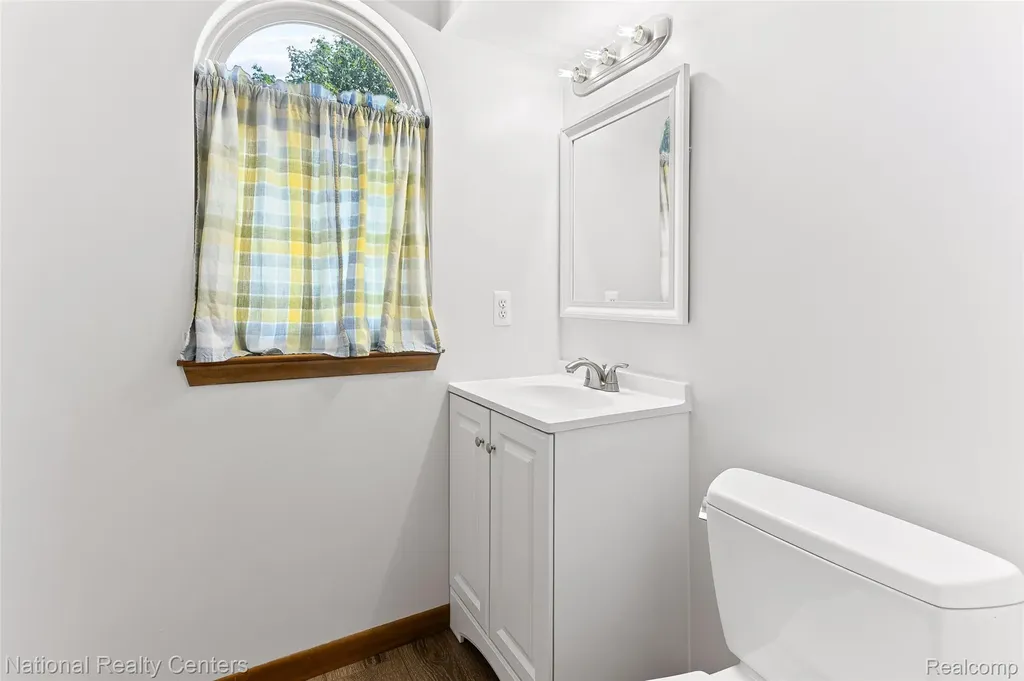 9175 Pennfield Avenue White Lake Charter Township MI 48386