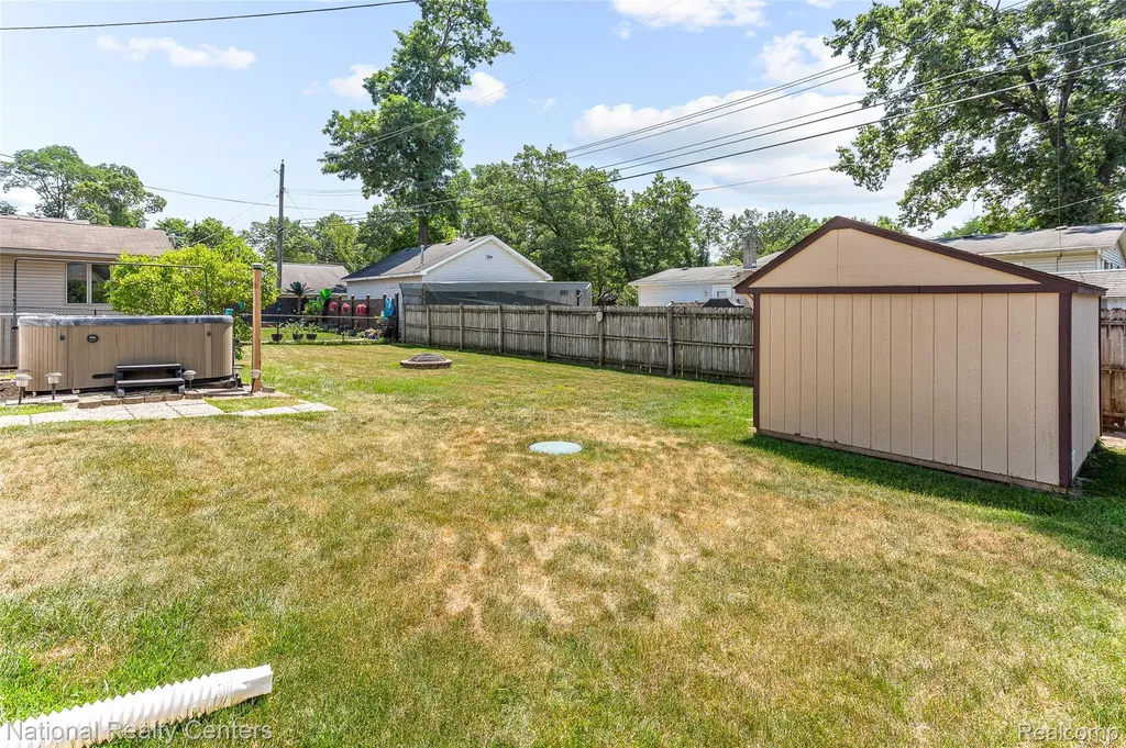 9175 Pennfield Avenue White Lake Charter Township MI 48386