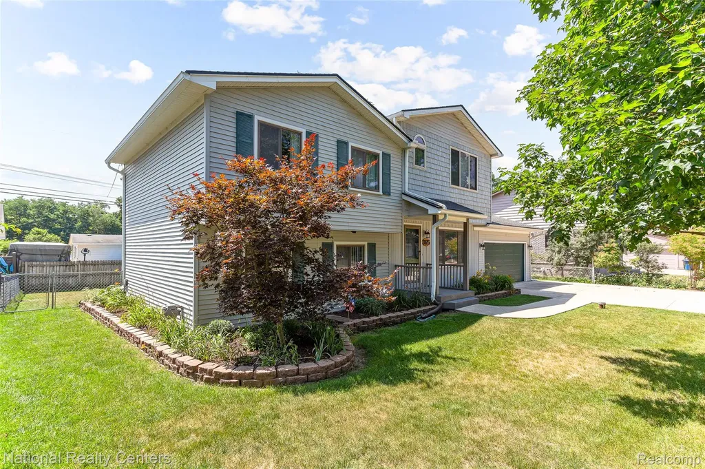 9175 Pennfield Avenue White Lake Charter Township MI 48386