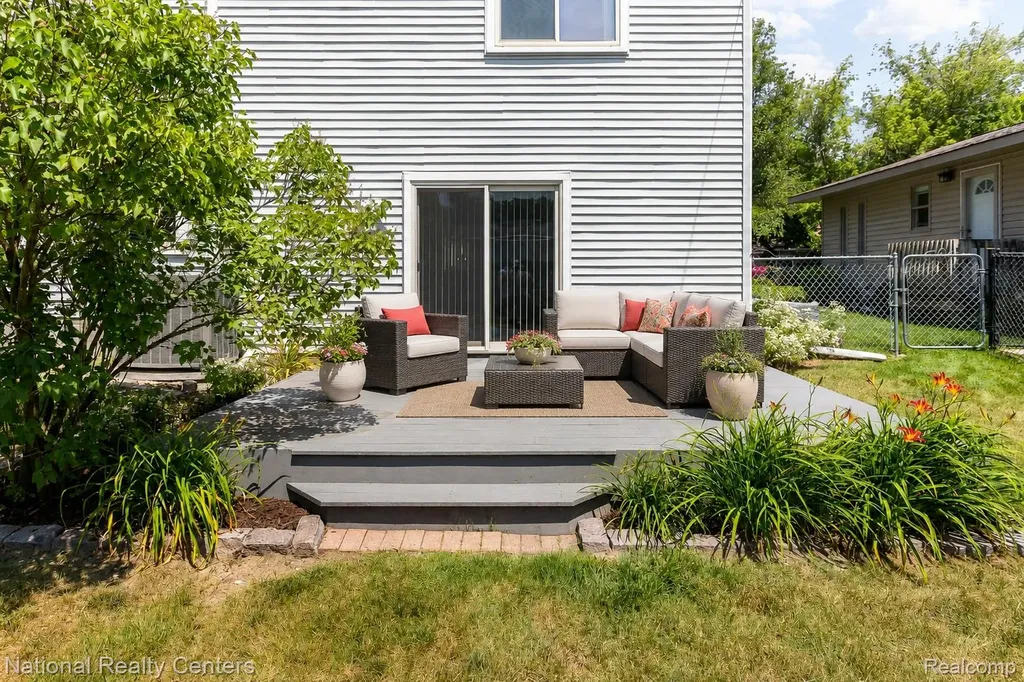 9175 Pennfield Avenue White Lake Charter Township MI 48386