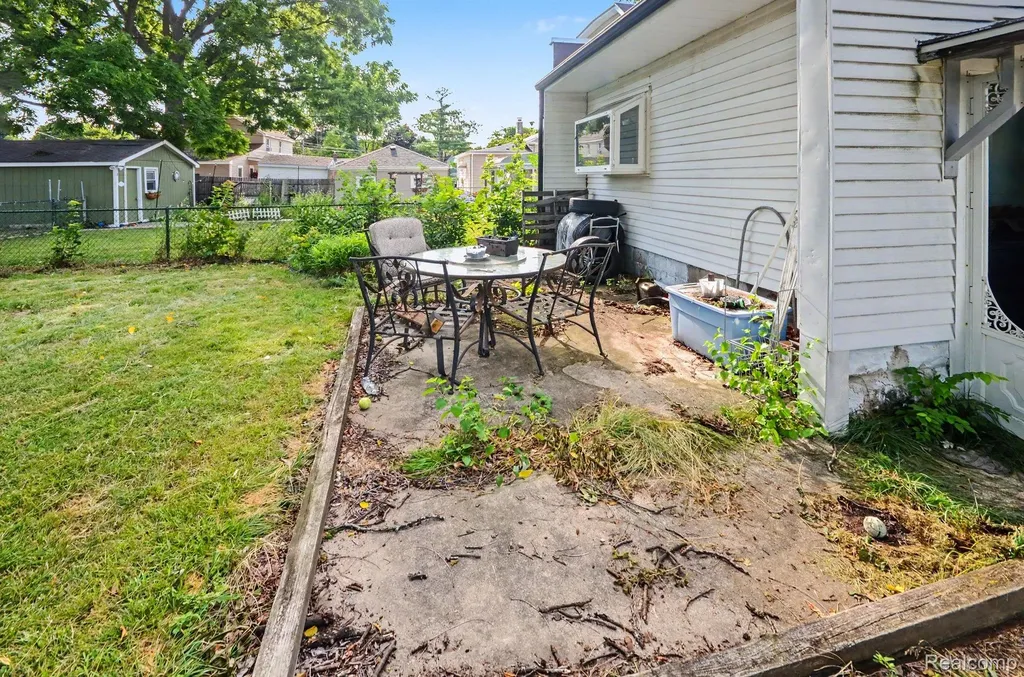 612 Vine Street St. Clair City MI 48079