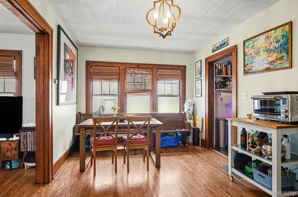 440 W Saratoga Street Ferndale City MI 48220
