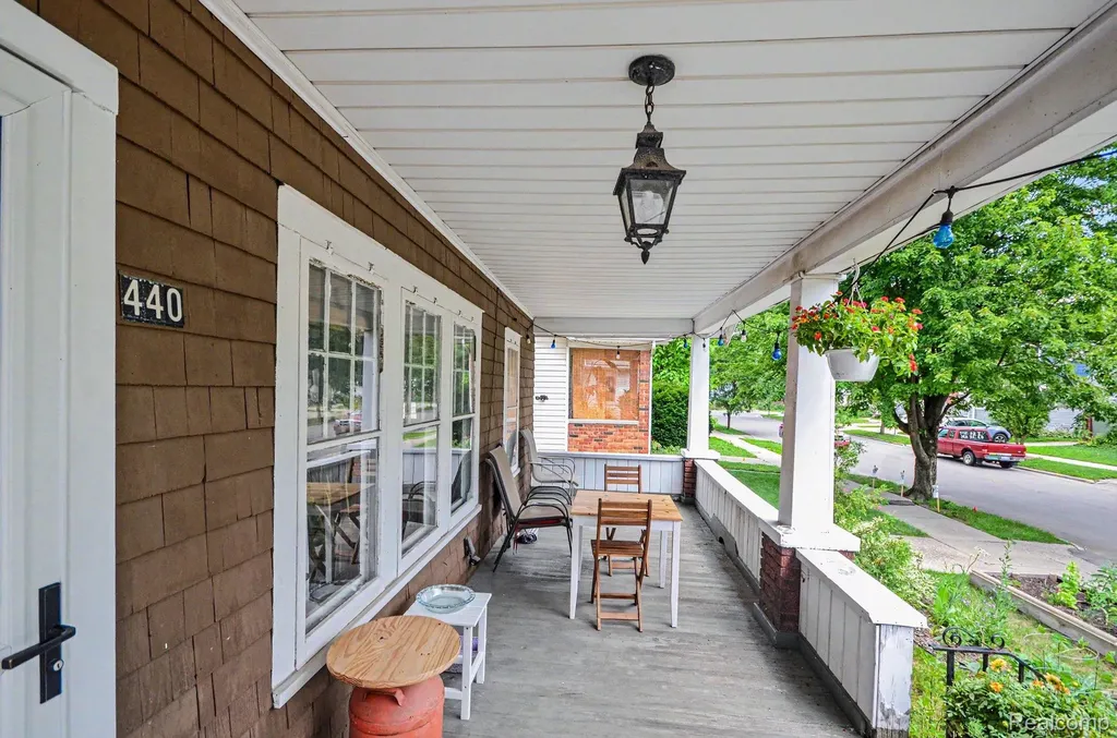 440 W Saratoga Street Ferndale City MI 48220