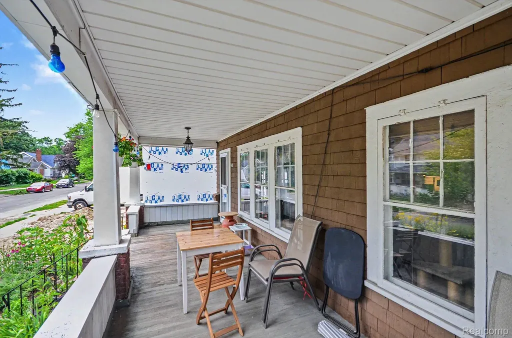 440 W Saratoga Street Ferndale City MI 48220