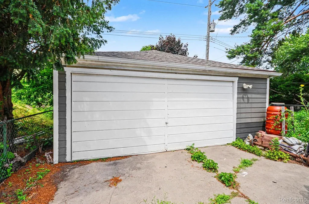 440 W Saratoga Street Ferndale City MI 48220