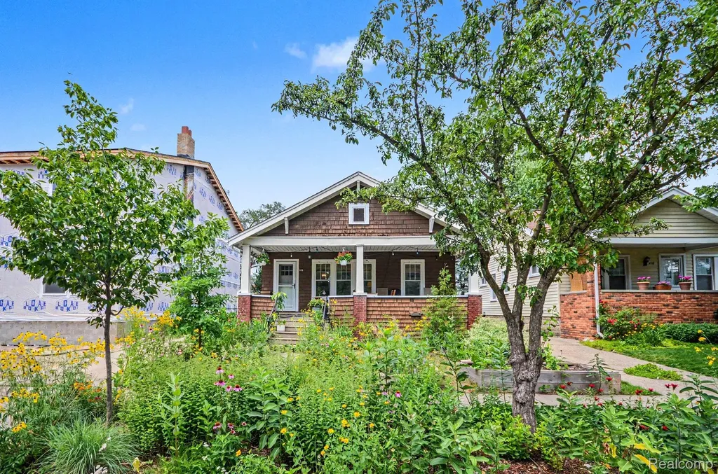 440 W Saratoga Street Ferndale City MI 48220