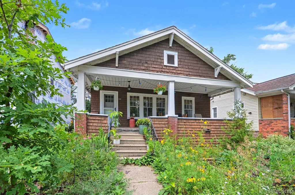 440 W Saratoga Street Ferndale City MI 48220