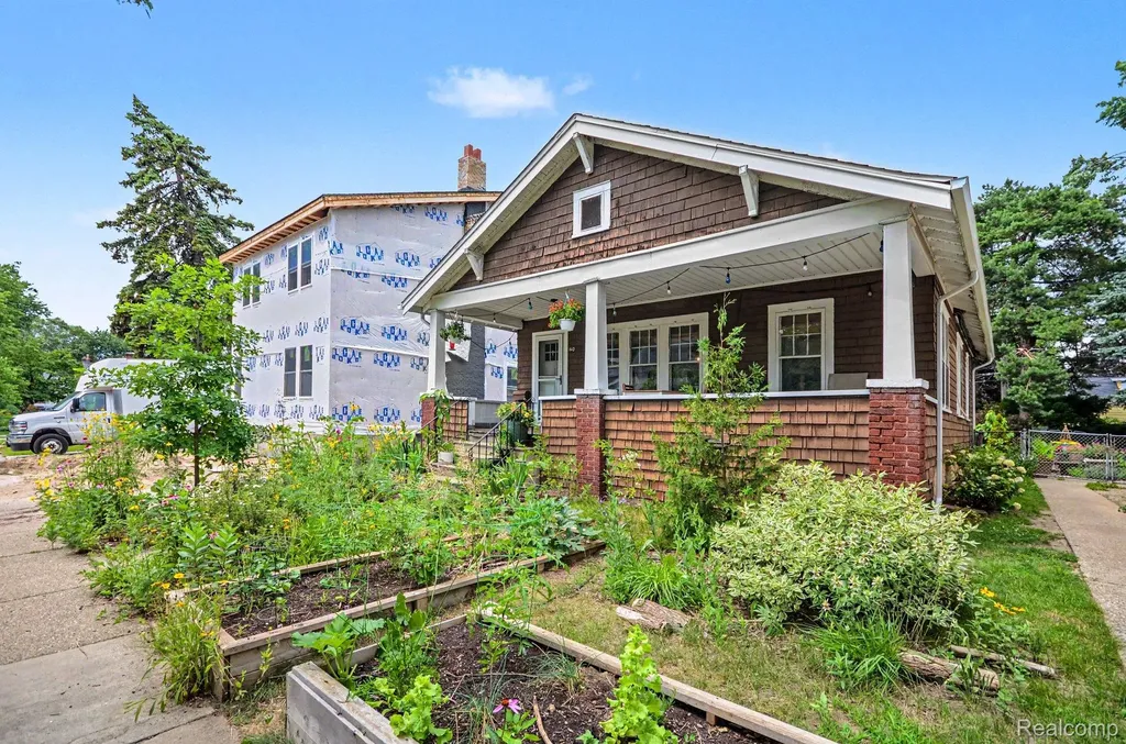 440 W Saratoga Street Ferndale City MI 48220