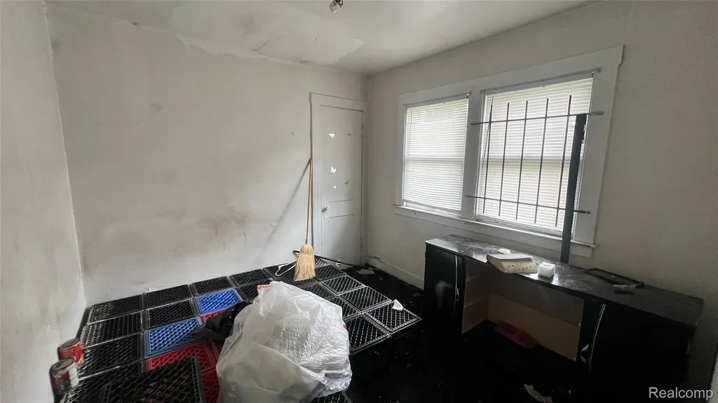 15868 Parkside Street Detroit City MI 48238