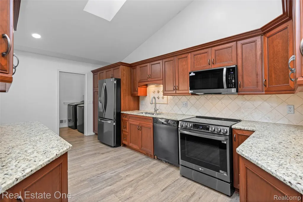 7332 Meadowridge Circle West Bloomfield Charter Township MI 48322