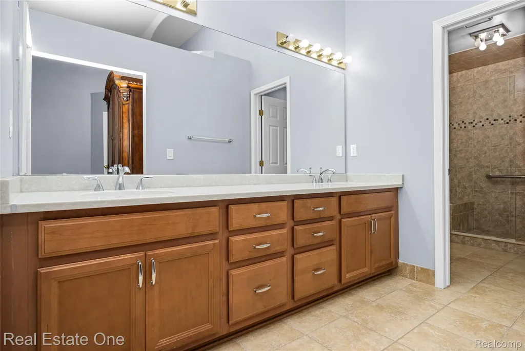 7332 Meadowridge Circle West Bloomfield Charter Township MI 48322