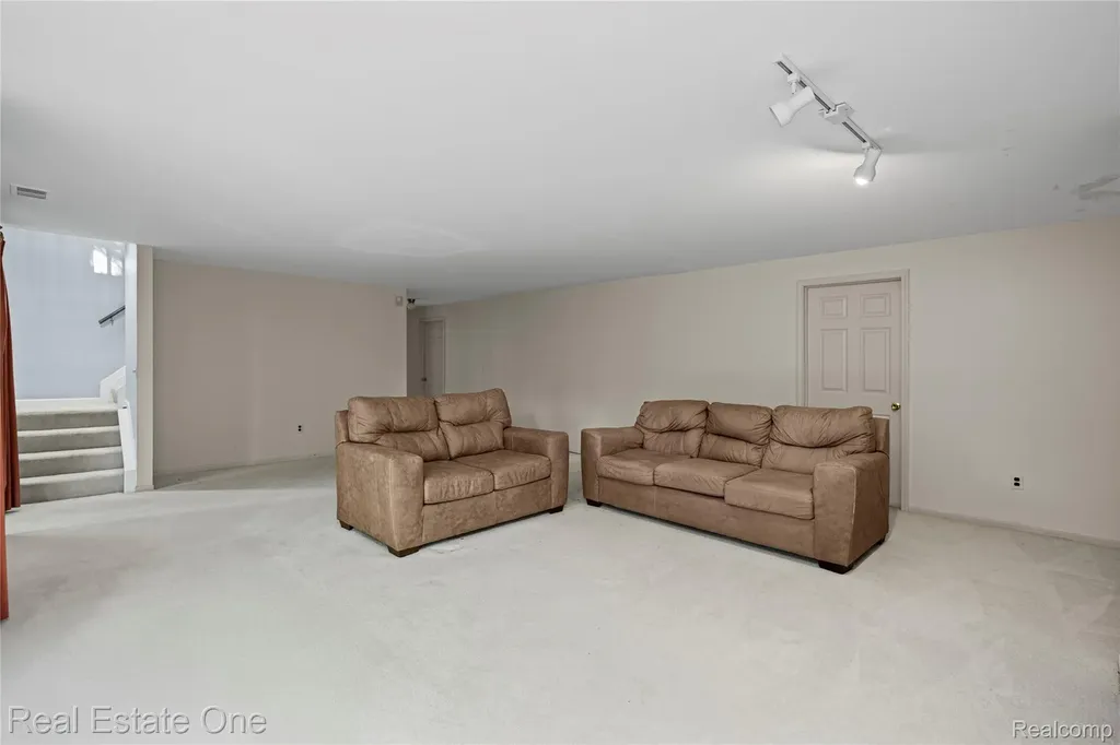 7332 Meadowridge Circle West Bloomfield Charter Township MI 48322
