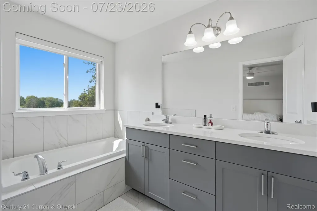 56130 Worlington Lane Lyon Charter Township MI 48178