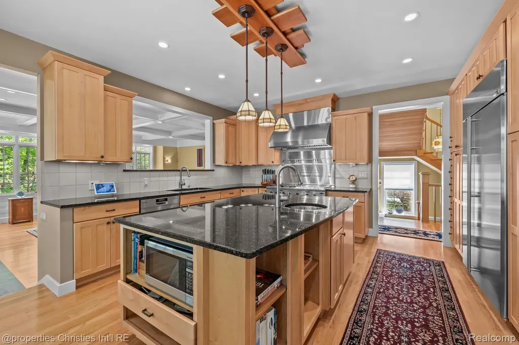 1041 Greentree Road Bloomfield Hills City MI 48304