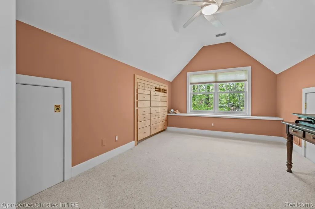1041 Greentree Road Bloomfield Hills City MI 48304