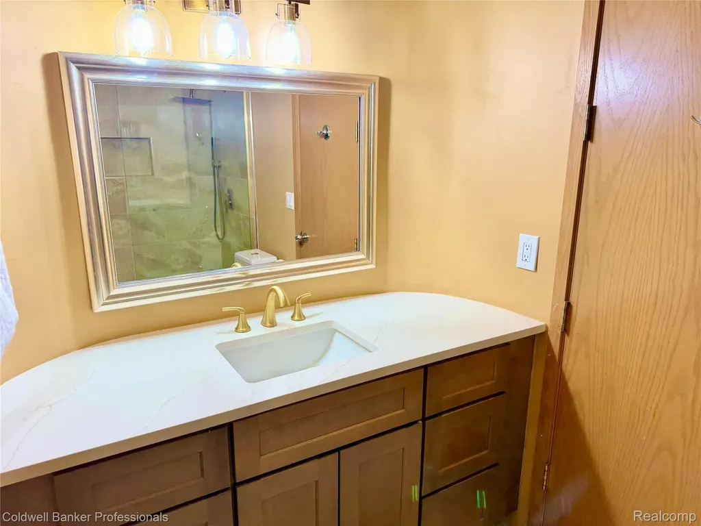 4692 W Wickford Bloomfield Hills City MI 48302